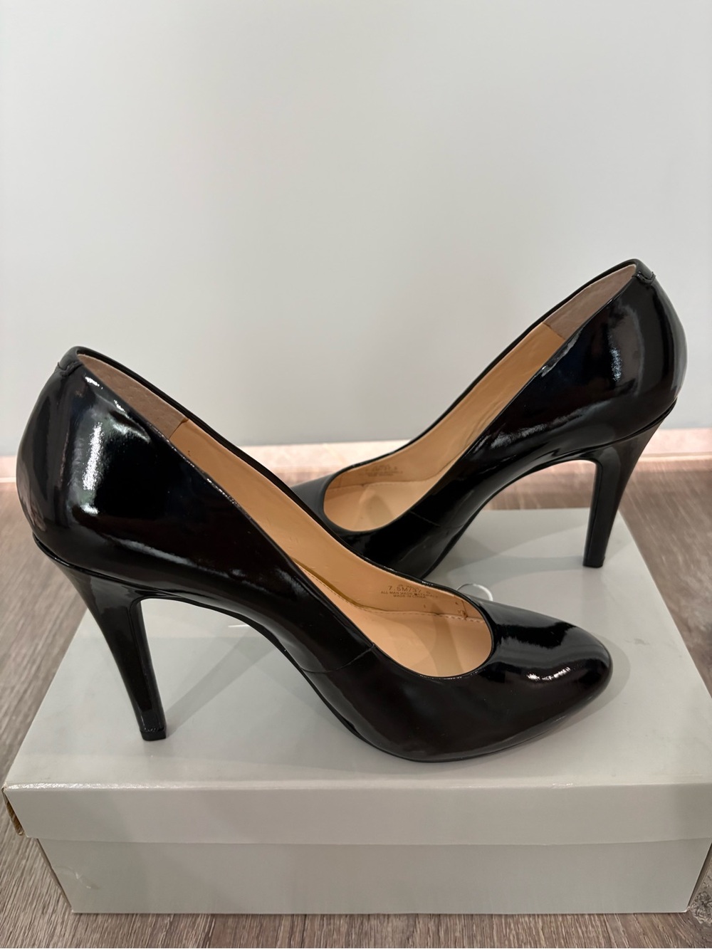 Jessica Simpson Black Patent Leather High Heel Pumps